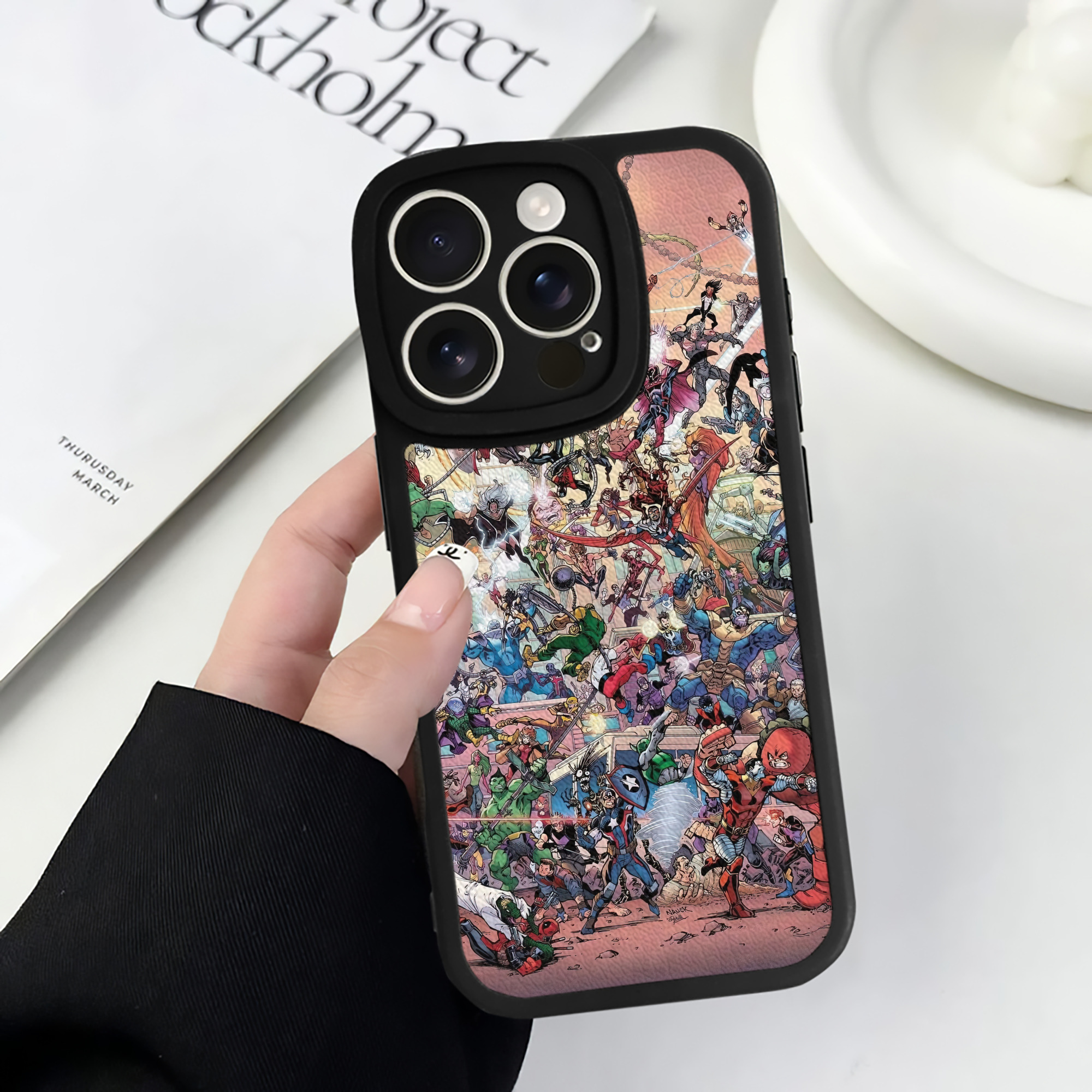 （画像用） Spider Man スパイダーマン 【iPhone 16シリーズ対応】シリコンスマホケース（レザー調） 材質：シリコン